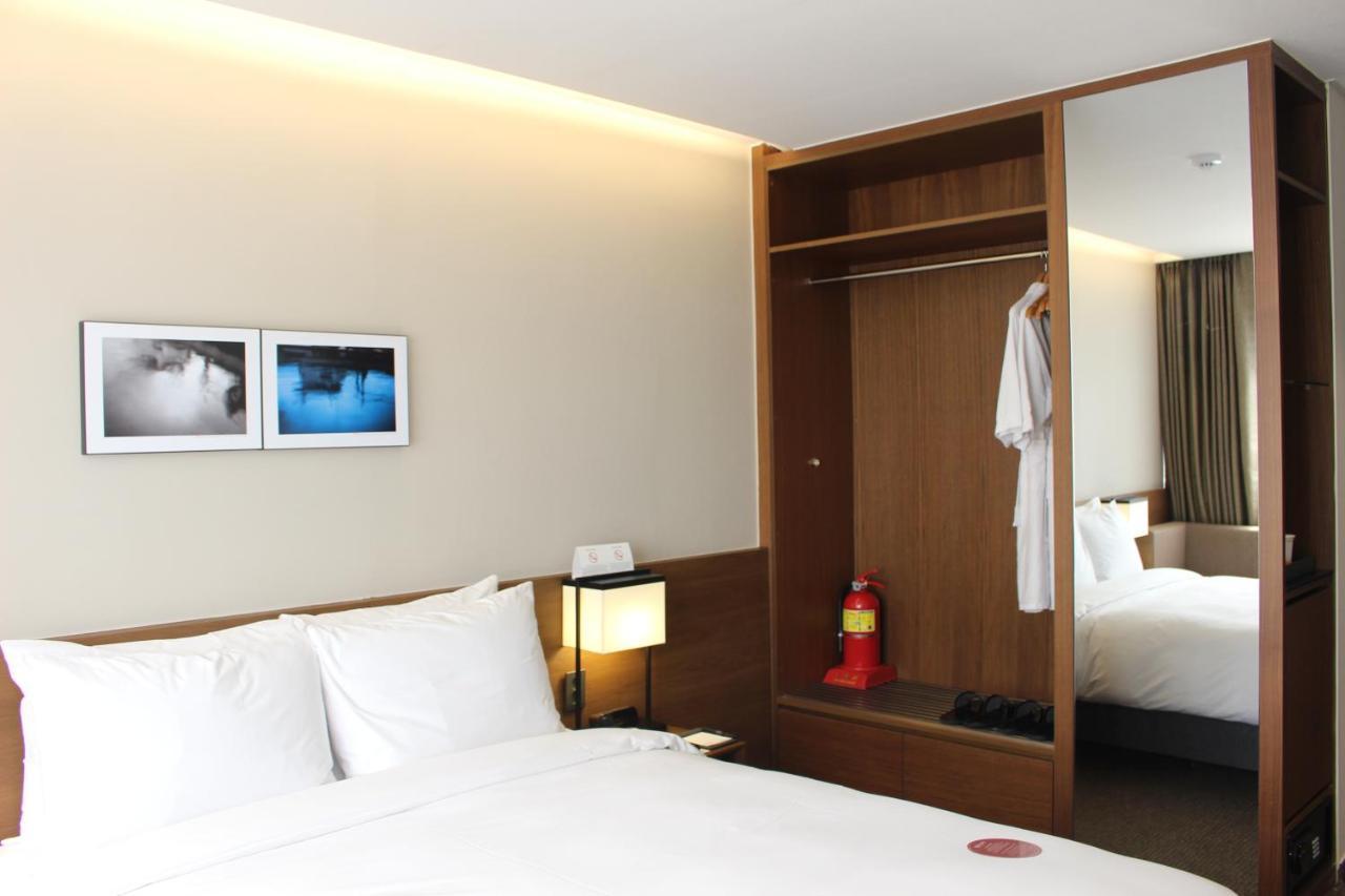 Ramada Encore by Wyndham Busan Haeundae Bagian luar foto