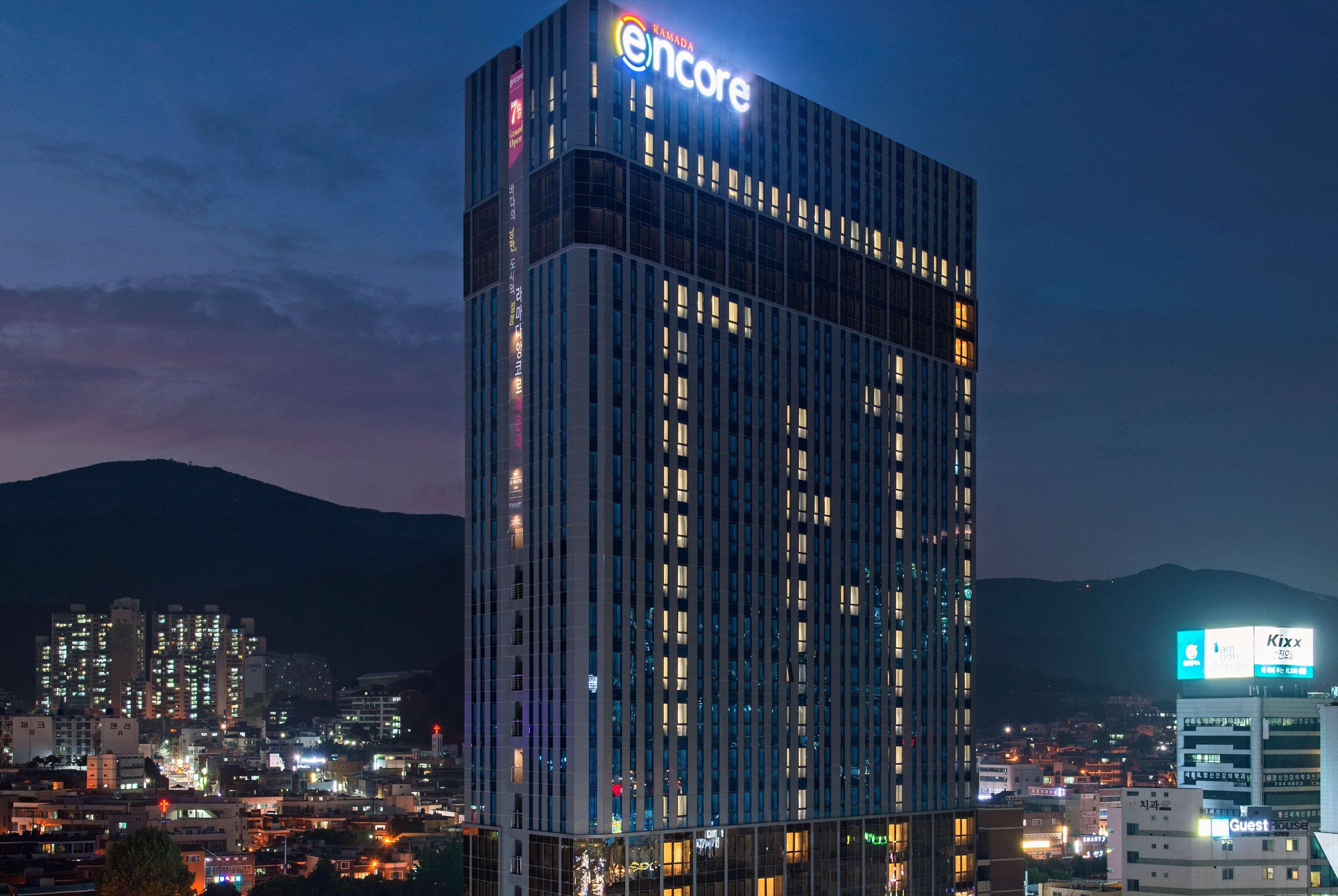 Ramada Encore by Wyndham Busan Haeundae Bagian luar foto