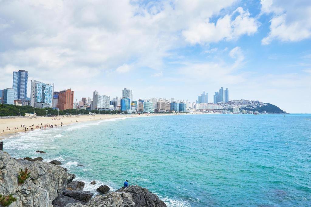 Ramada Encore by Wyndham Busan Haeundae Bagian luar foto