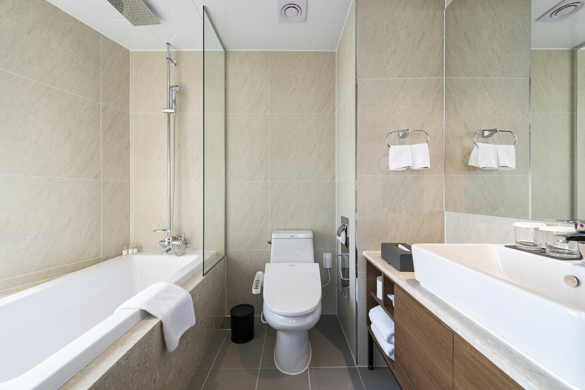 Ramada Encore by Wyndham Busan Haeundae Bagian luar foto