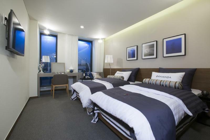 Ramada Encore by Wyndham Busan Haeundae Bagian luar foto